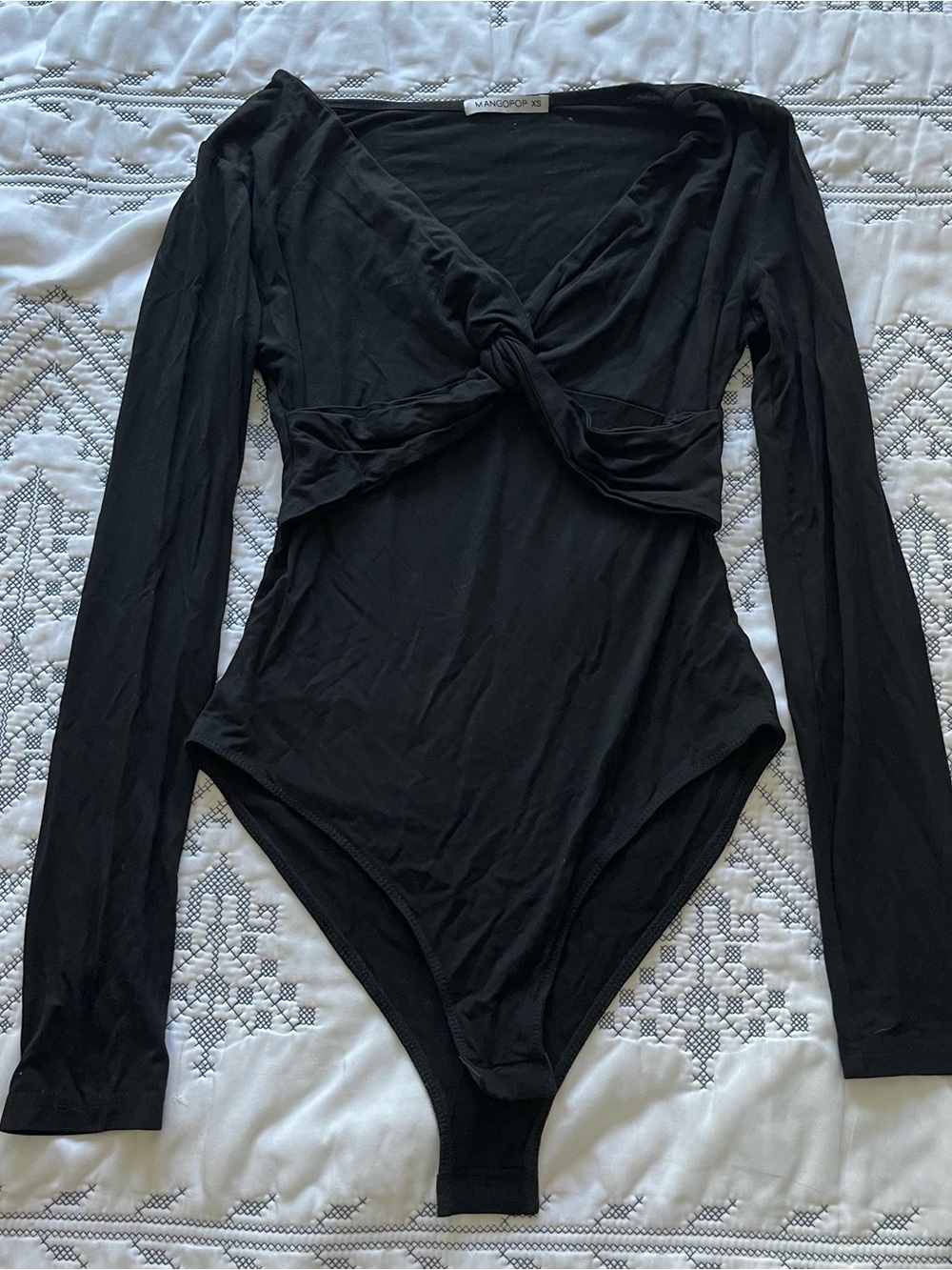 MANGOPOP Twist-Front Deep V-Neck Long Sleeve Bodysuit Black XS